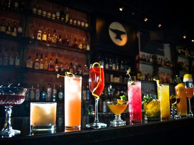 Drink Etiquette: How To Order Mixed Drinks At A Bar